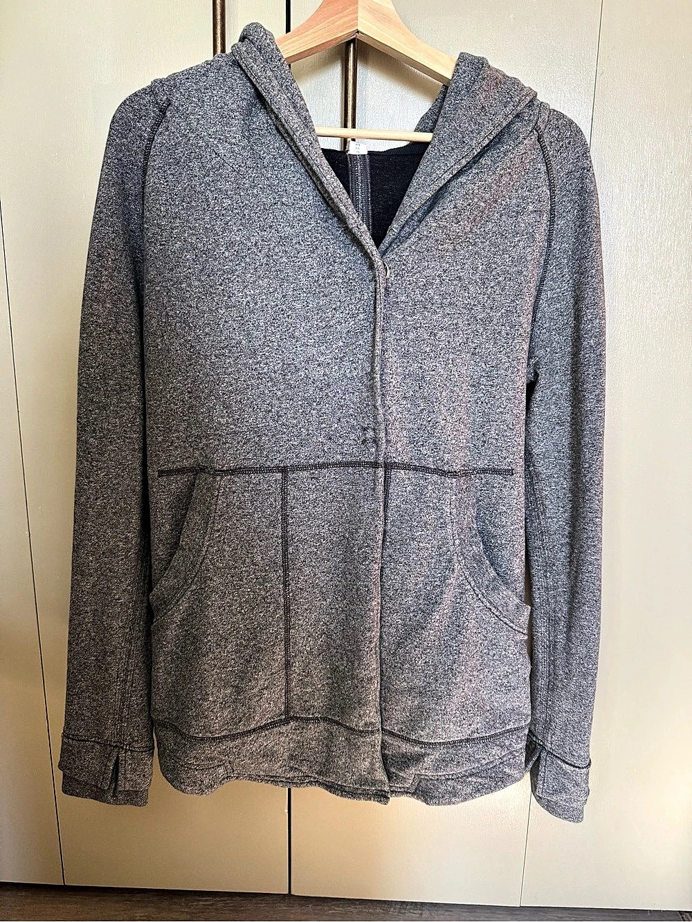 Lululemon Grey Wrap Front Hooded Sweater Jacket Size 2 Like New